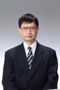 山崎　恭