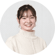 卒業生の顔写真(女性)