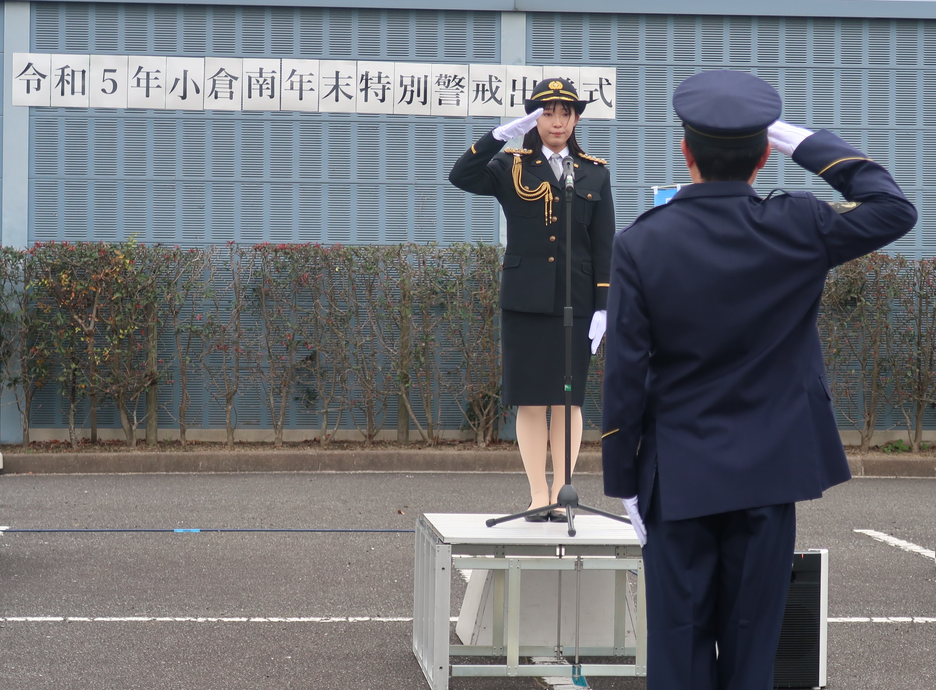 使用写真（敬礼）.jpg