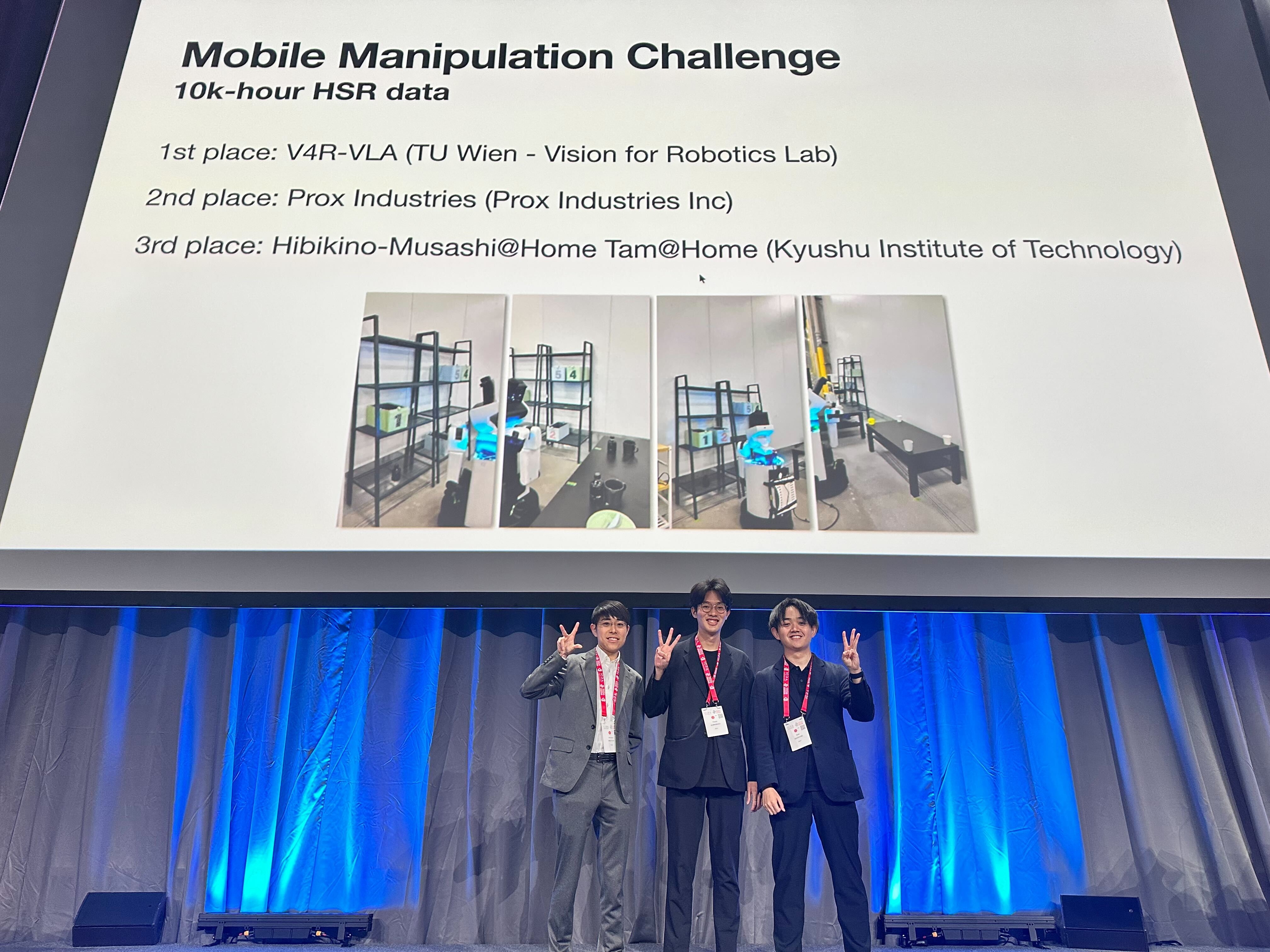 ICRA 2026 Workshop「VLA Pipelines for Real Robots」VLA開発コンペティション3位（受賞時写真）.jpg